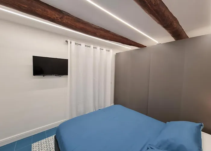 Chiaja Lux House
