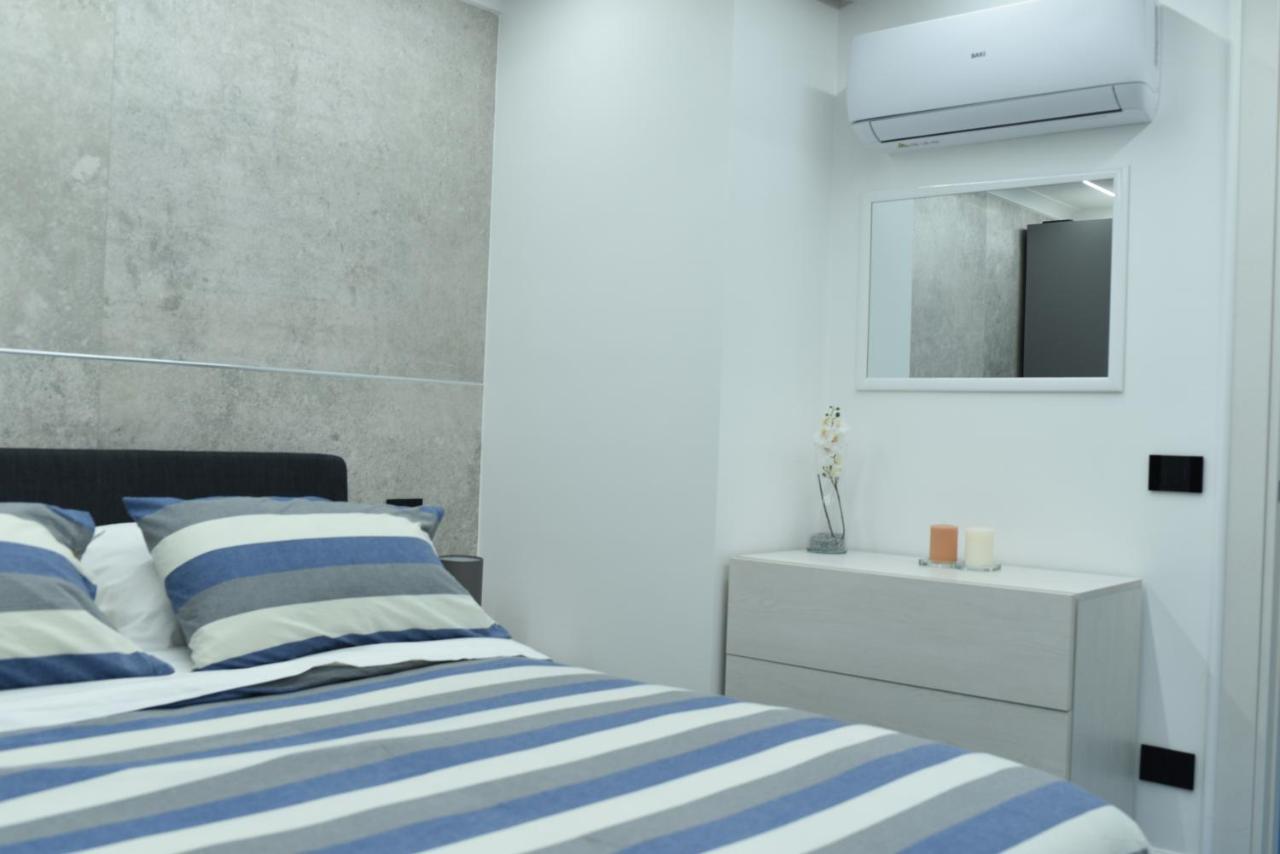 Apartment Chiaja Lux House *